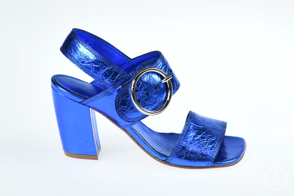 Fashion Week Paris Fall/Winter 2021 look 136 from the Dries Van Noten collection 女装配饰