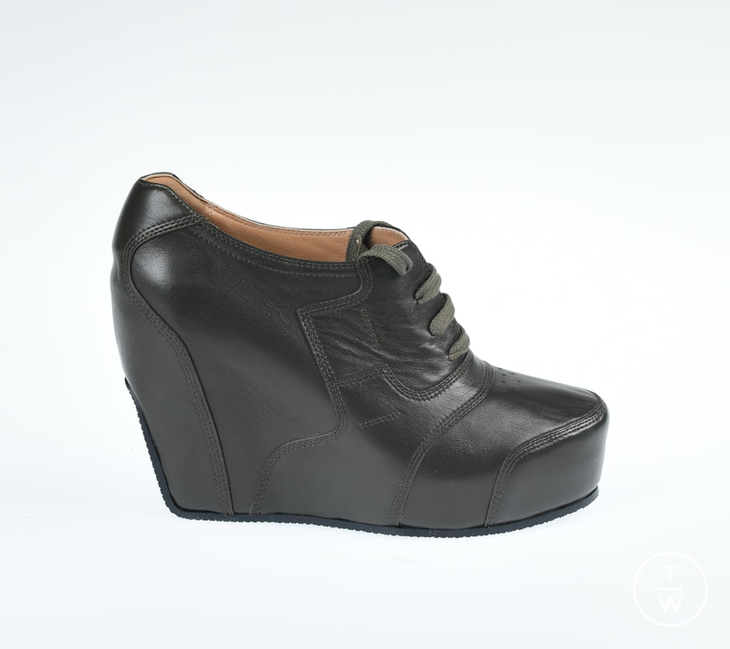 Fashion Week Paris Fall/Winter 2021 look 139 from the Dries Van Noten collection womenswear accessories