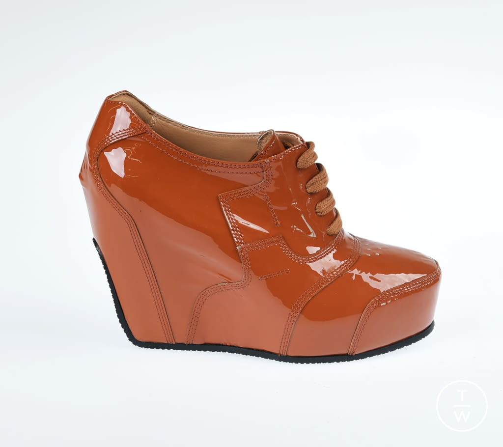 Fashion Week Paris Fall/Winter 2021 look 142 from the Dries Van Noten collection womenswear accessories