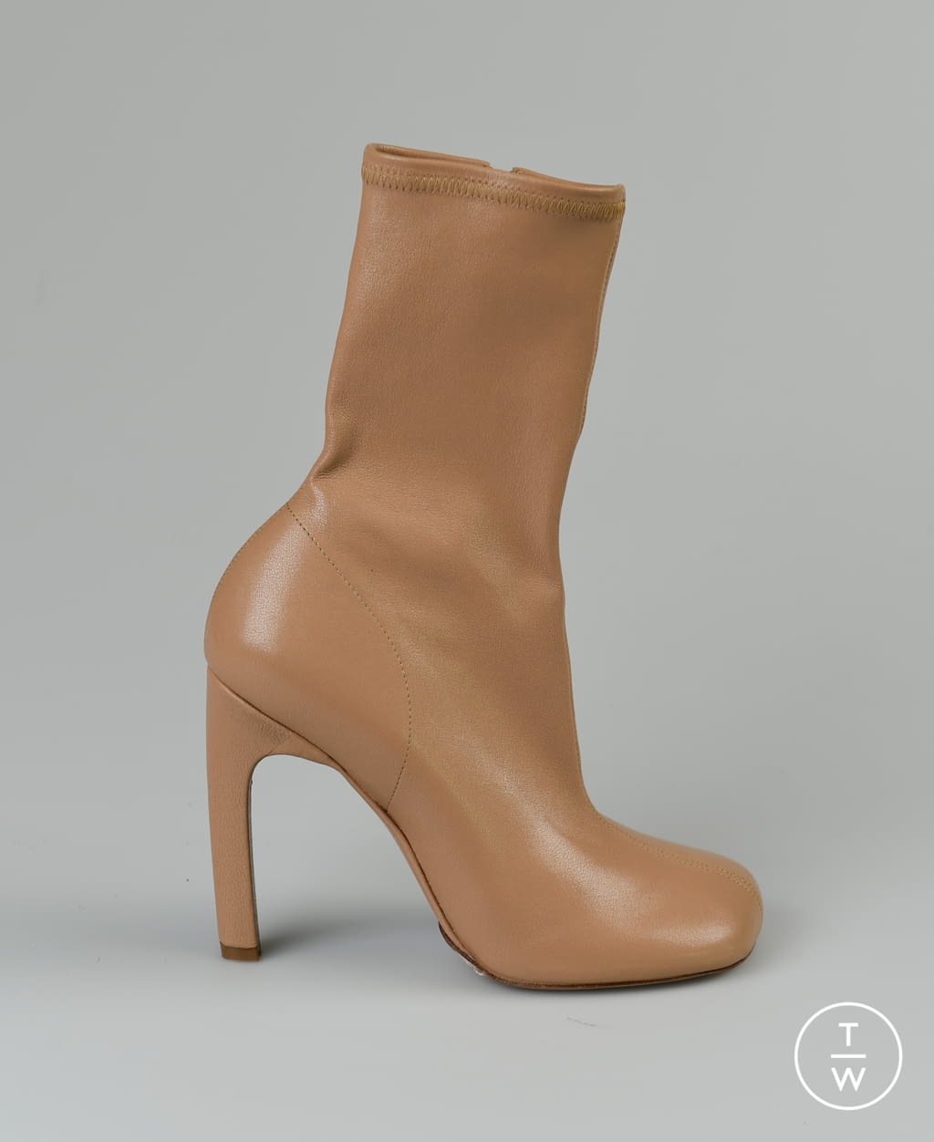 Fashion Week Paris Fall/Winter 2021 look 153 from the Dries Van Noten collection womenswear accessories