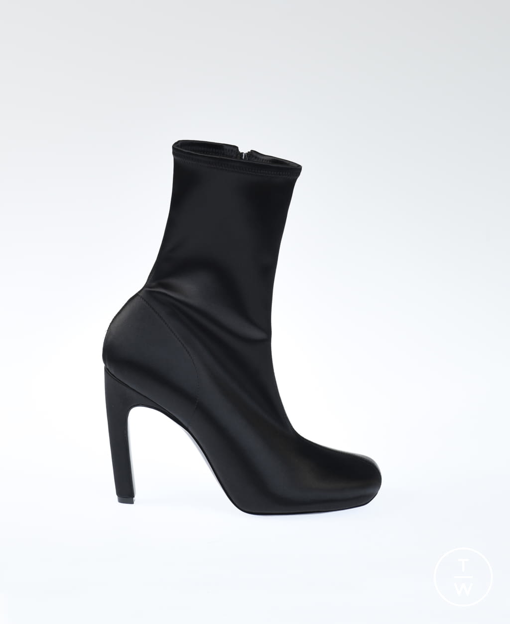 Fashion Week Paris Fall/Winter 2021 look 156 from the Dries Van Noten collection 女装配饰