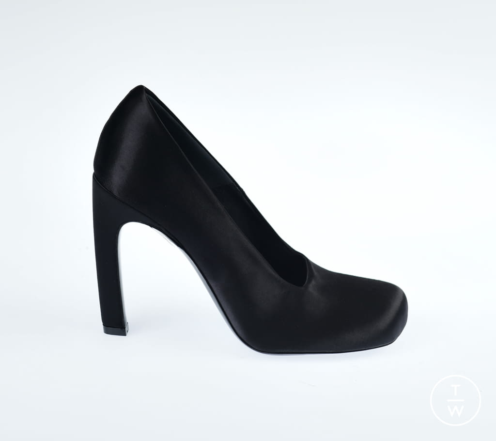 Fashion Week Paris Fall/Winter 2021 look 192 from the Dries Van Noten collection 女装配饰