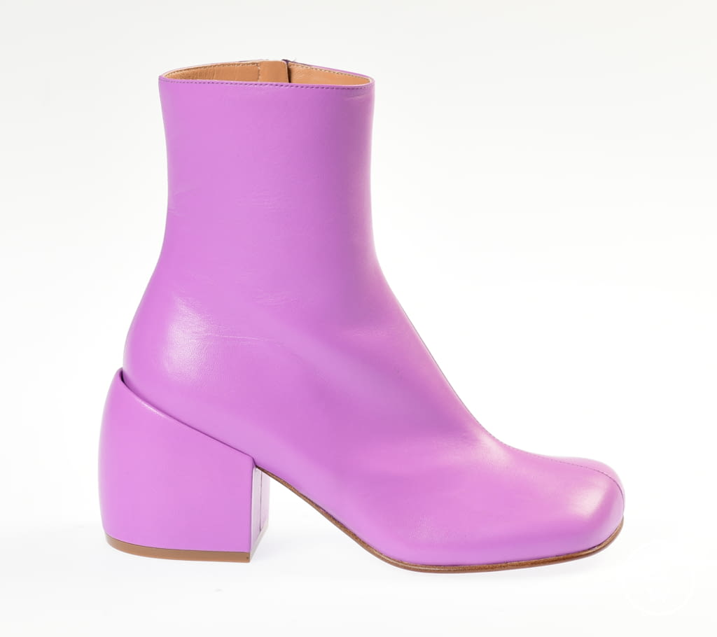 Fashion Week Paris Fall/Winter 2022 look 73 from the Dries Van Noten collection womenswear accessories