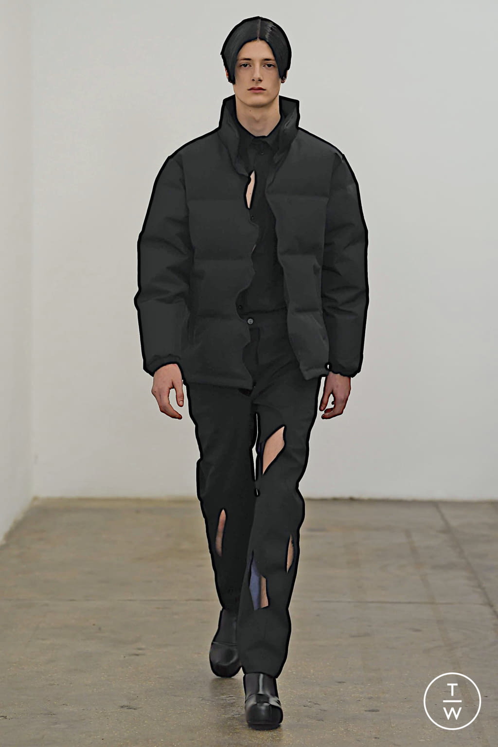 Fashion Week London Fall/Winter 2020 look 11 from the Xander Zhou collection 男装