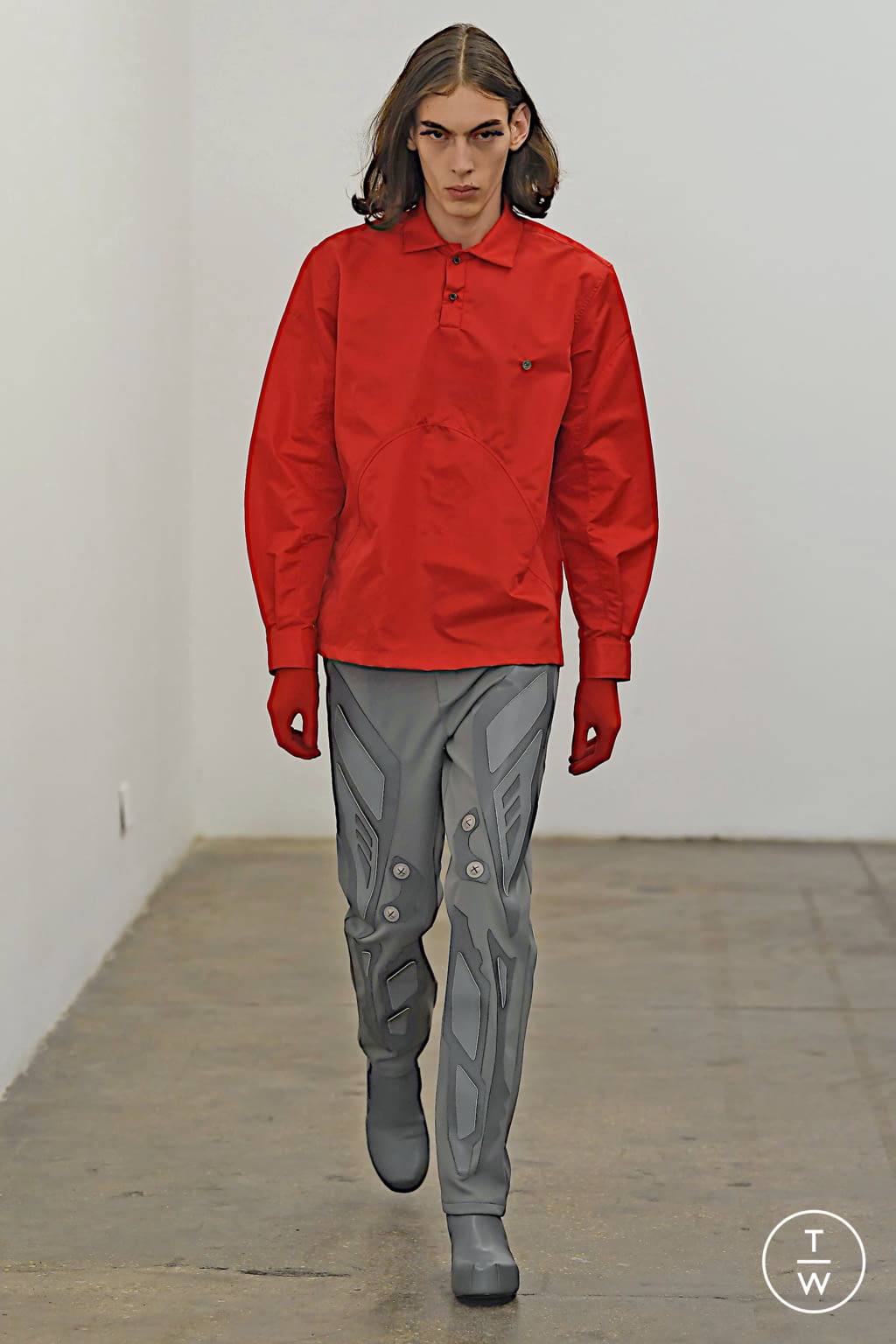 Fashion Week London Fall/Winter 2020 look 27 from the Xander Zhou collection 男装