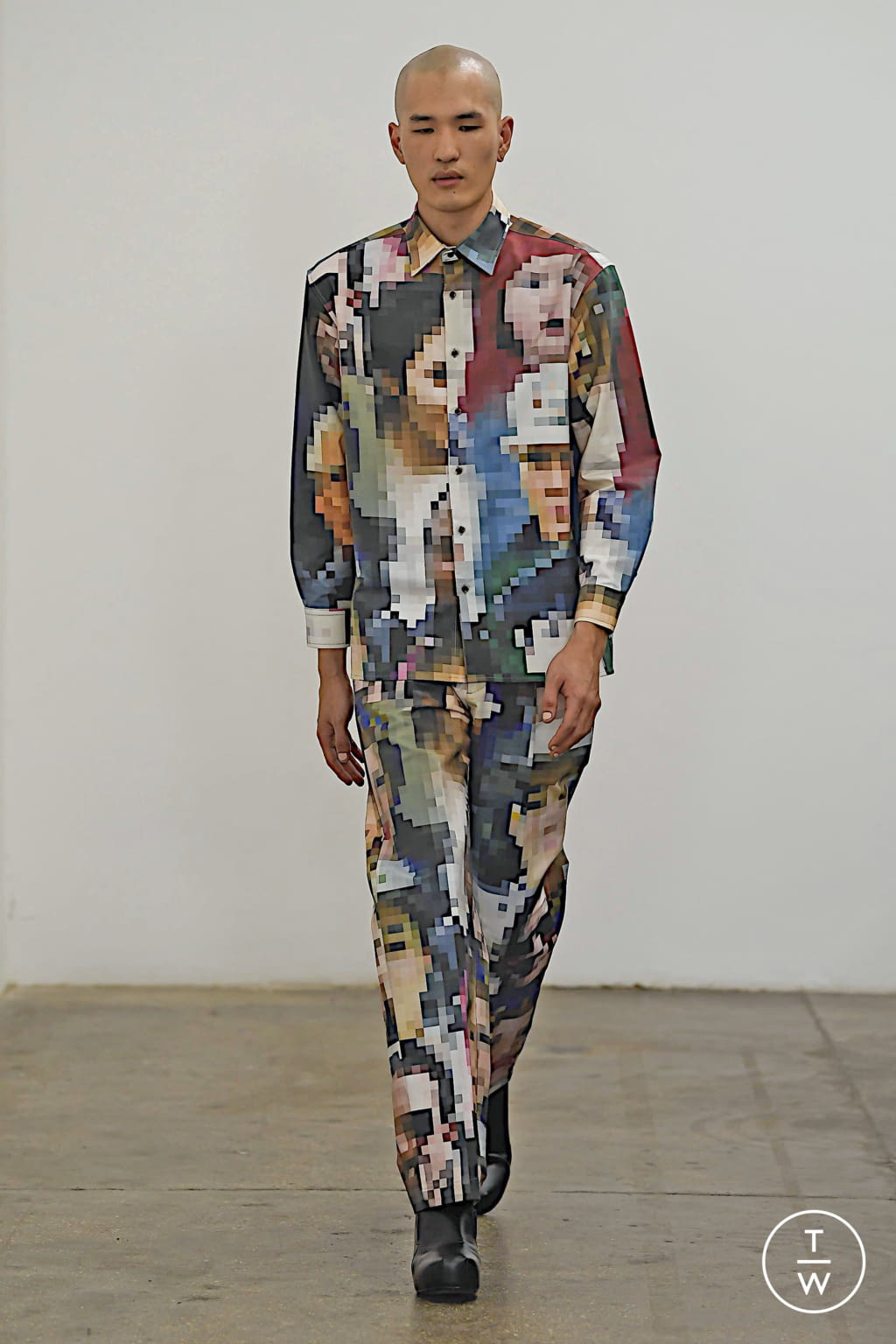 Fashion Week London Fall/Winter 2020 look 31 from the Xander Zhou collection menswear