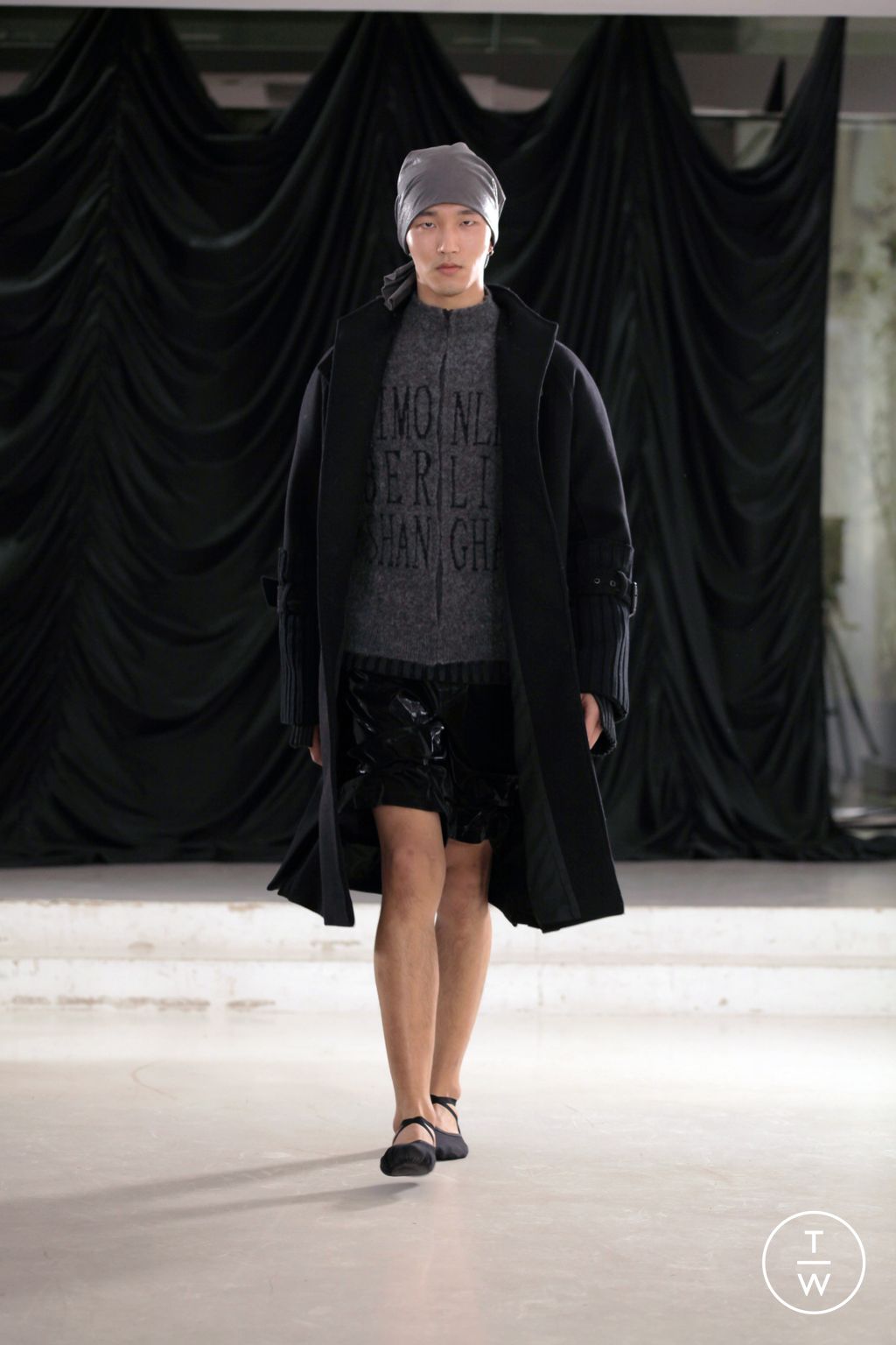 Fashion Week Paris Fall/Winter 2023 look 15 de la collection XIMONLEE menswear