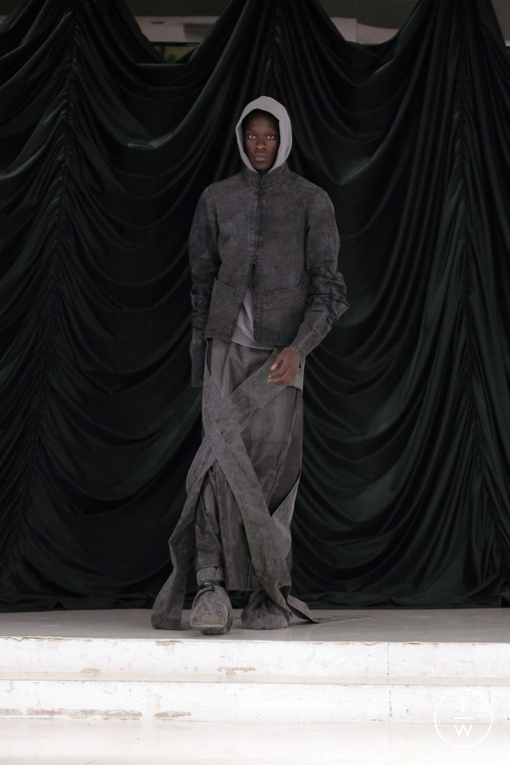 Fashion Week Paris Fall/Winter 2023 look 17 from the XIMONLEE collection menswear