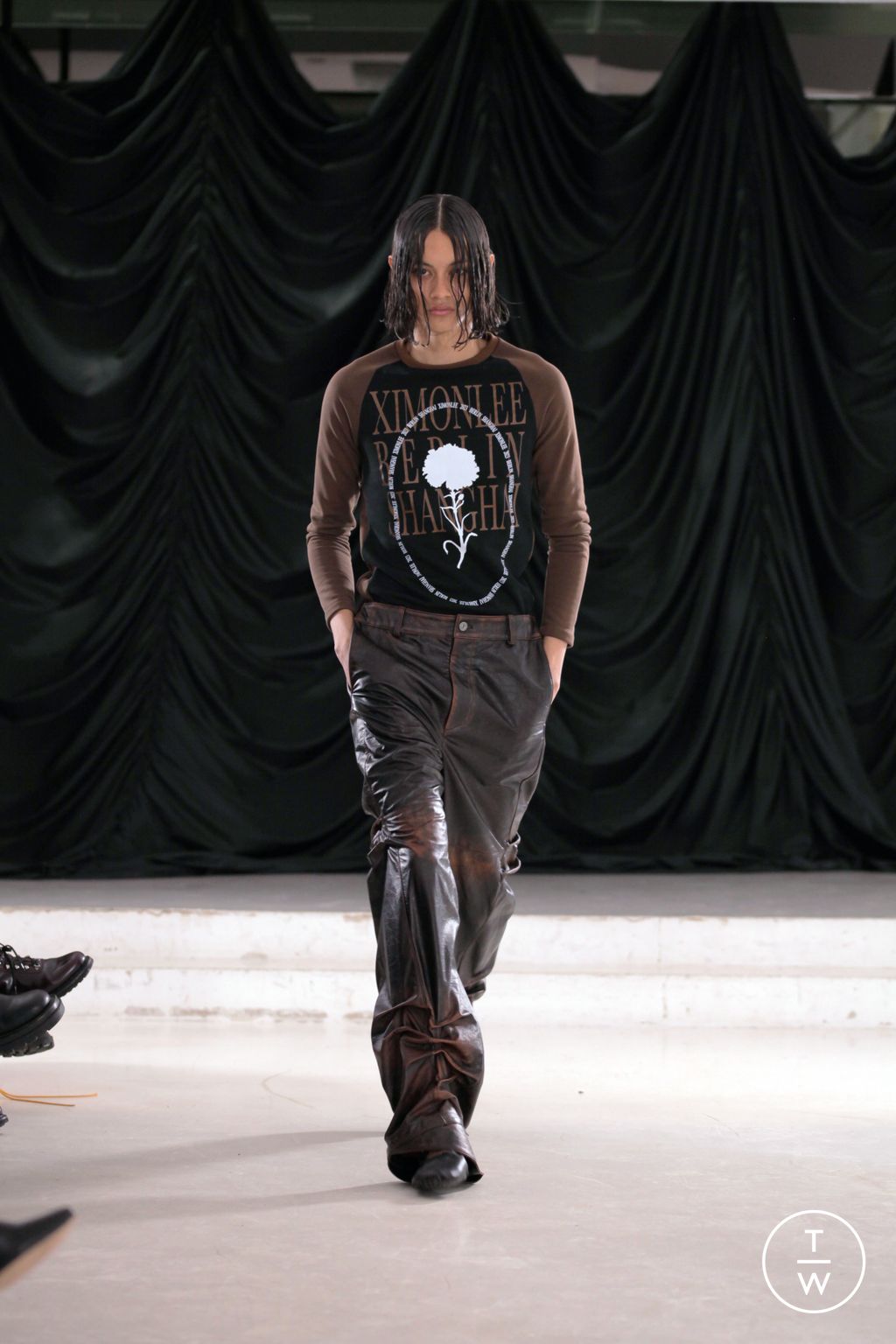 Fashion Week Paris Fall/Winter 2023 look 23 de la collection XIMONLEE menswear
