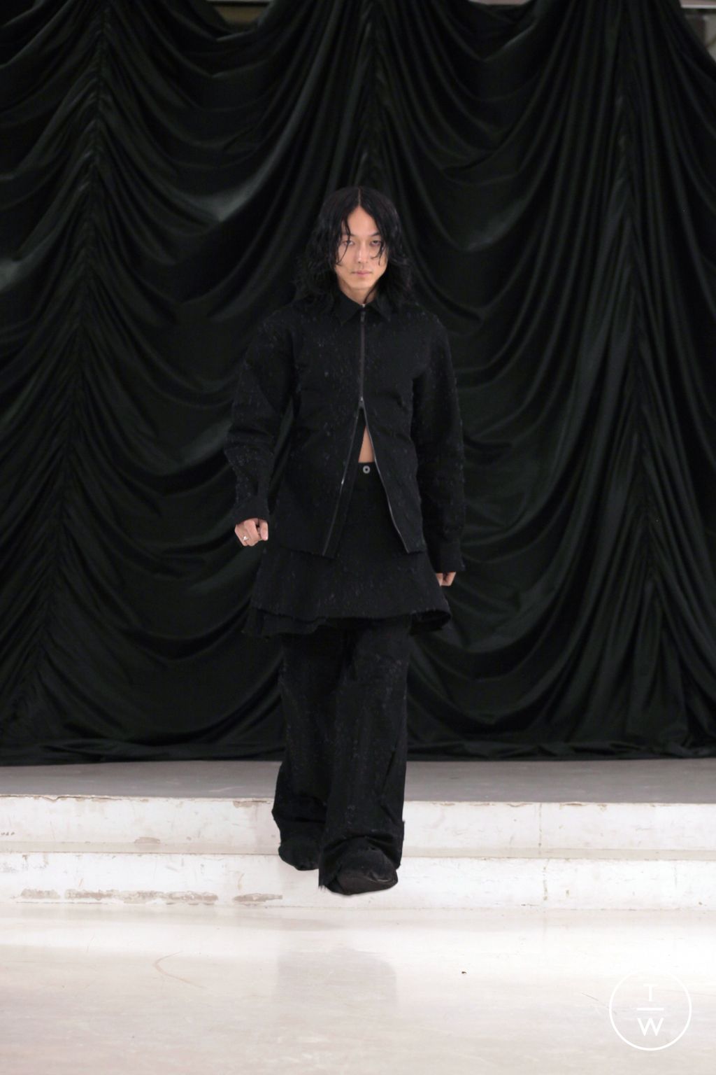 Fashion Week Paris Fall/Winter 2023 look 24 from the XIMONLEE collection menswear