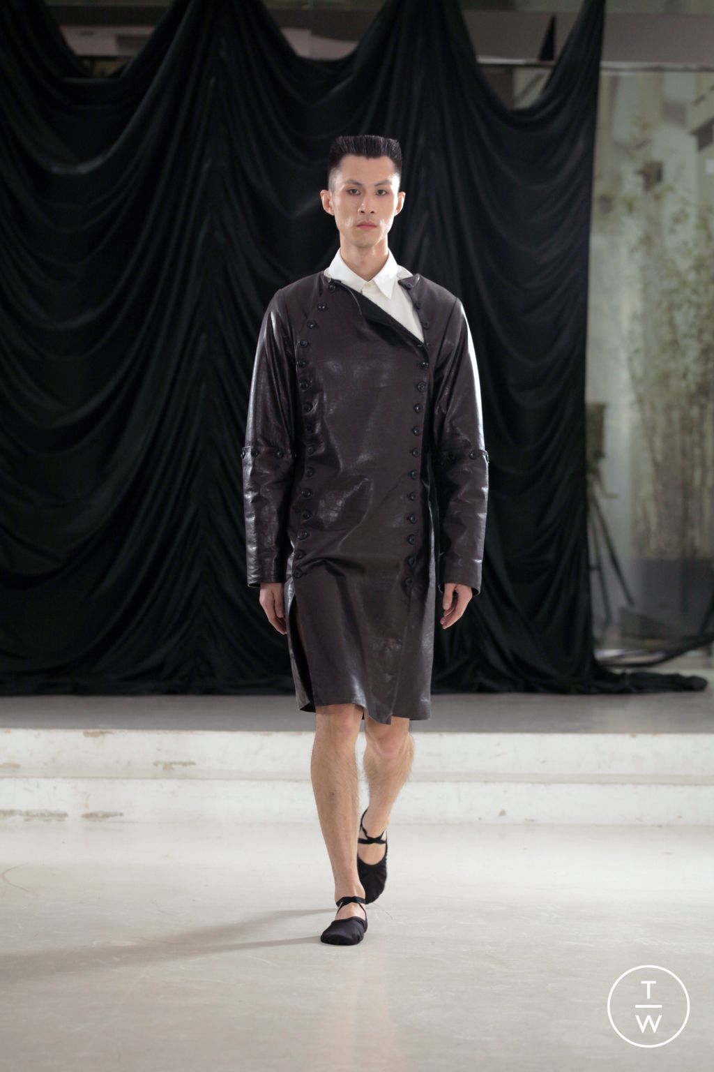 Fashion Week Paris Fall/Winter 2023 look 3 from the XIMONLEE collection menswear
