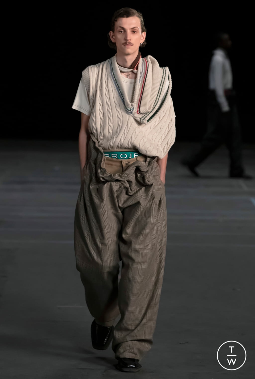 Fashion Week Paris Fall/Winter 2021 look 8 from the Y/PROJECT collection 男装