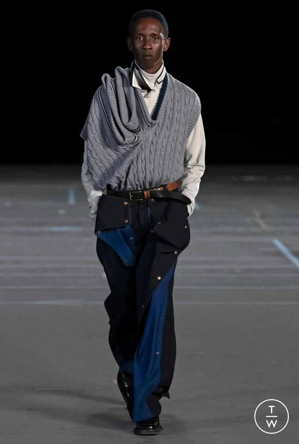 Fashion Week Paris Fall/Winter 2021 look 35 from the Y/PROJECT collection 男装