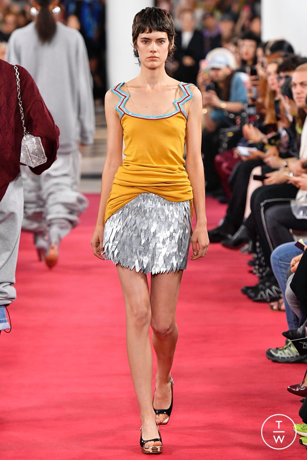 Fashion Week Paris Spring/Summer 2019 look 7 from the Y/PROJECT collection womenswear
