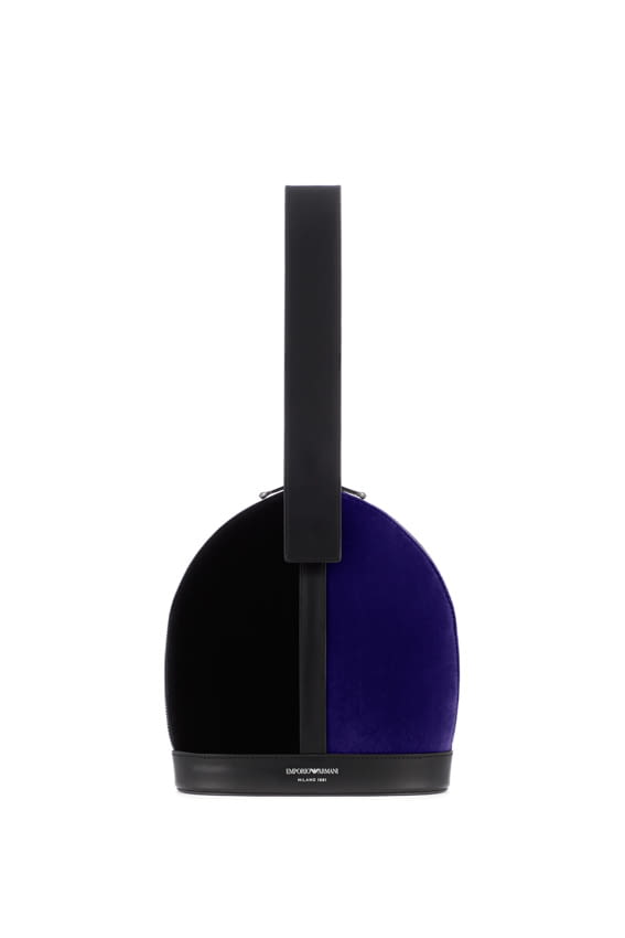 Fashion Week Milan Fall/Winter 2021 look 11 from the Emporio Armani collection 女装配饰