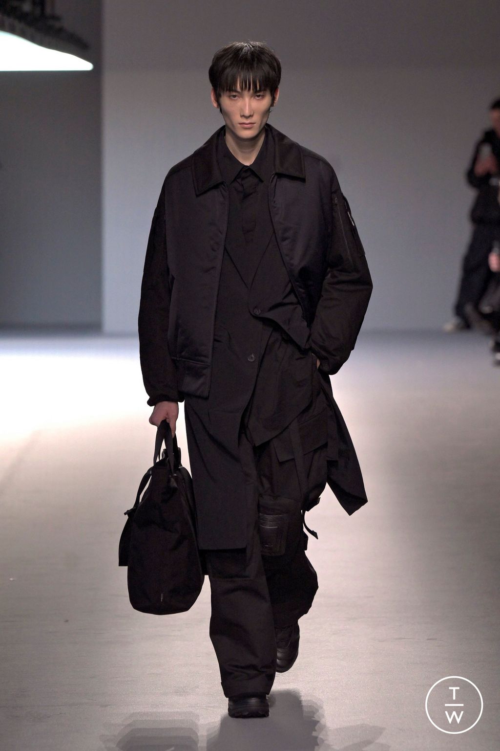 Fashion Week Paris Fall/Winter 2025 look 3 from the Y-3 collection menswear