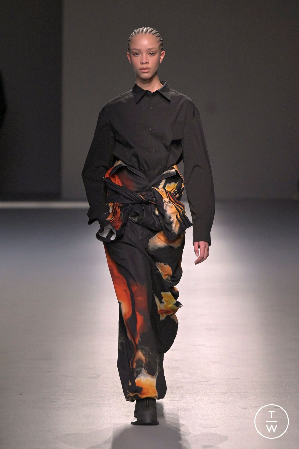 Fashion Week Paris Fall/Winter 2025 look 7 from the Y-3 collection menswear