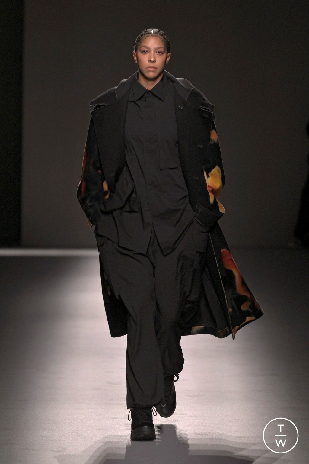 Fashion Week Paris Fall/Winter 2025 look 13 from the Y-3 collection menswear