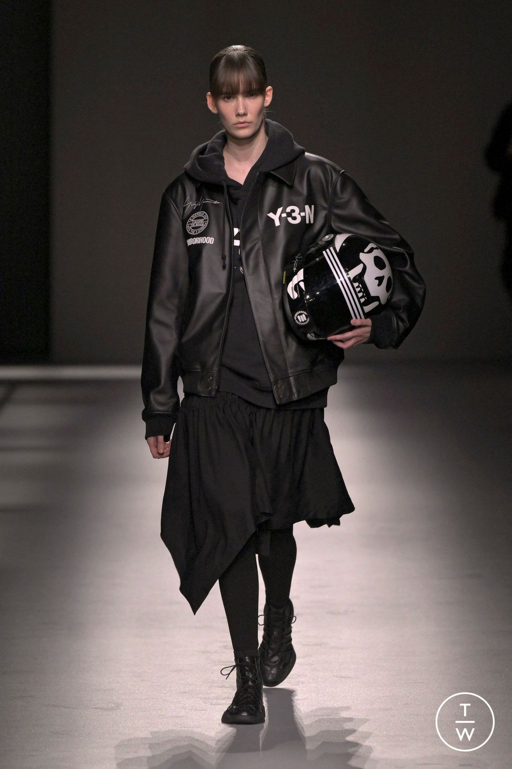 Fashion Week Paris Fall/Winter 2025 look 18 from the Y-3 collection menswear