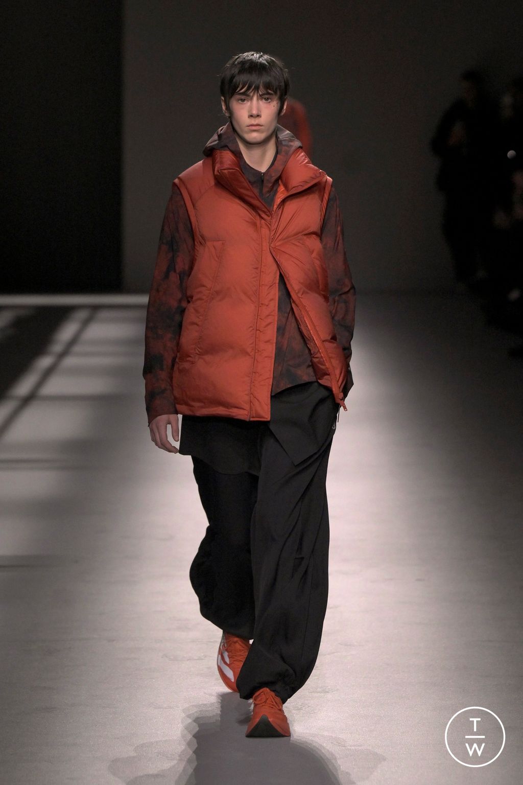 Fashion Week Paris Fall/Winter 2025 look 21 from the Y-3 collection menswear