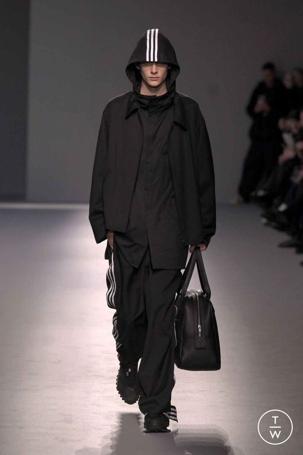 Fashion Week Paris Fall/Winter 2025 look 29 from the Y-3 collection menswear