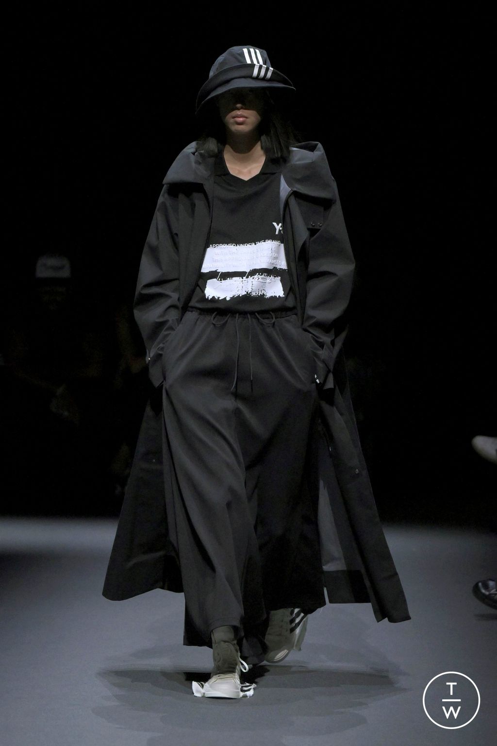 Fashion Week Paris Spring/Summer 2025 look 5 from the Y-3 collection menswear