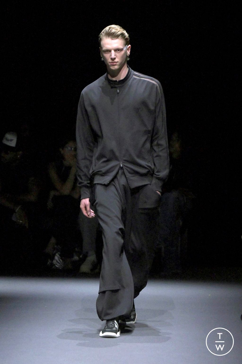 Fashion Week Paris Spring-Summer 2025 look 9 from the Y-3 collection menswear