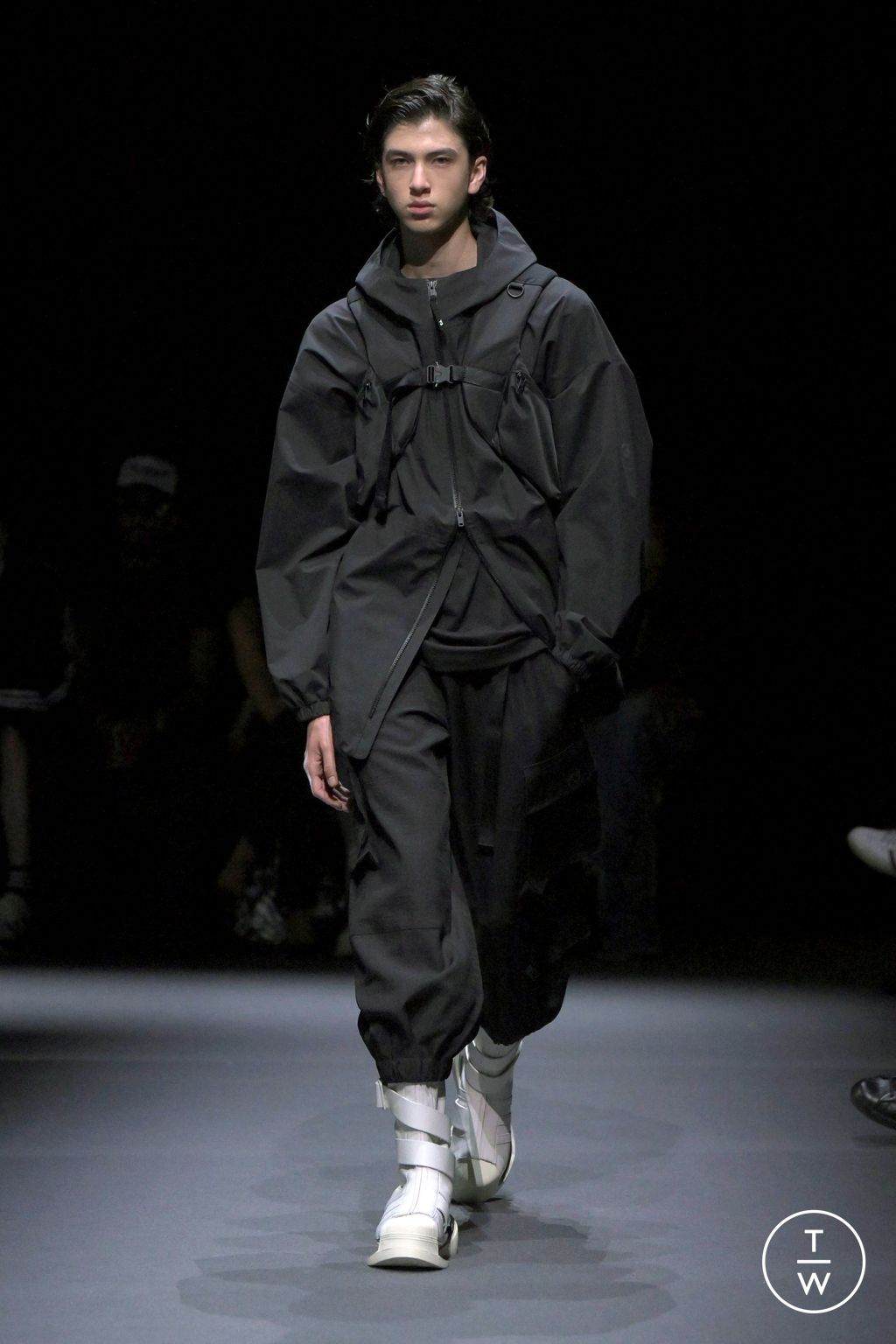 Fashion Week Paris Spring-Summer 2025 look 12 from the Y-3 collection menswear