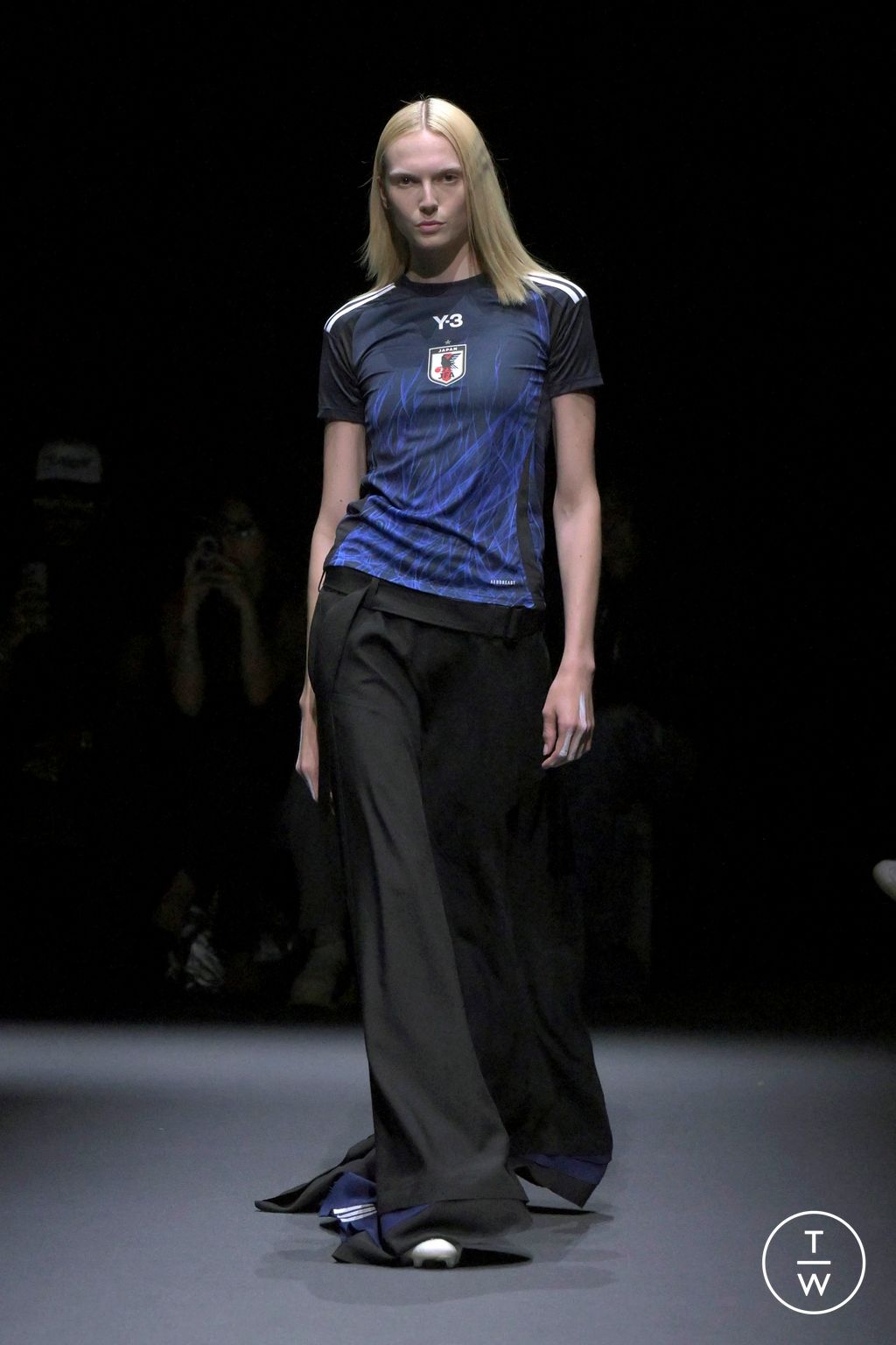 Fashion Week Paris Spring/Summer 2025 look 26 from the Y-3 collection menswear