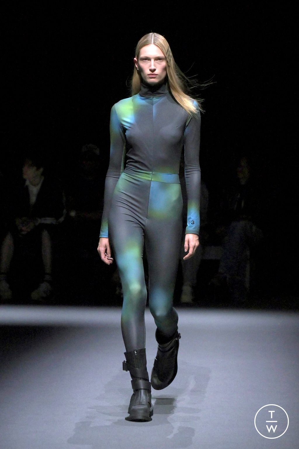 Fashion Week Paris Spring/Summer 2025 look 30 from the Y-3 collection menswear