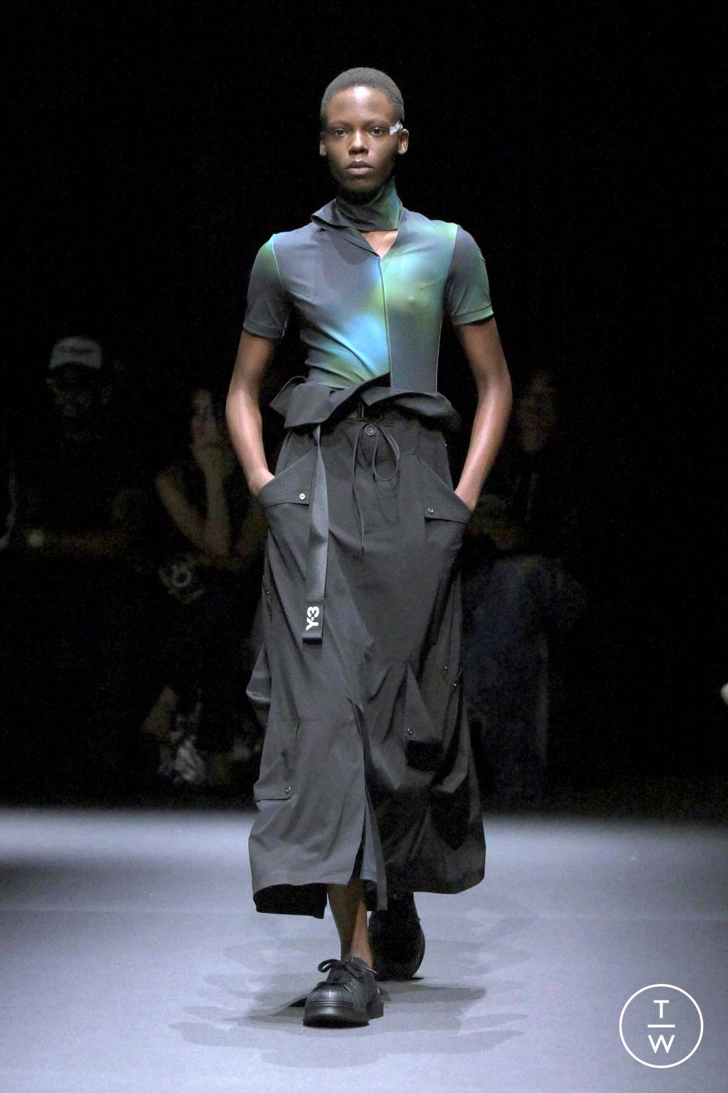 Fashion Week Paris Spring/Summer 2025 look 32 from the Y-3 collection menswear