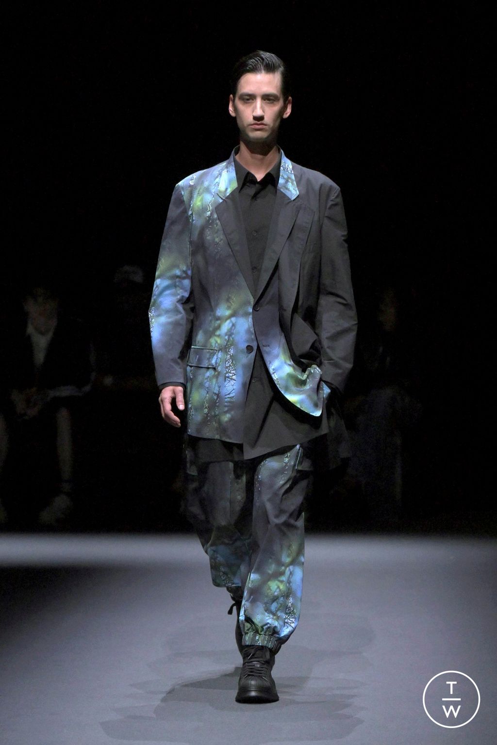 Fashion Week Paris Spring/Summer 2025 look 34 from the Y-3 collection menswear