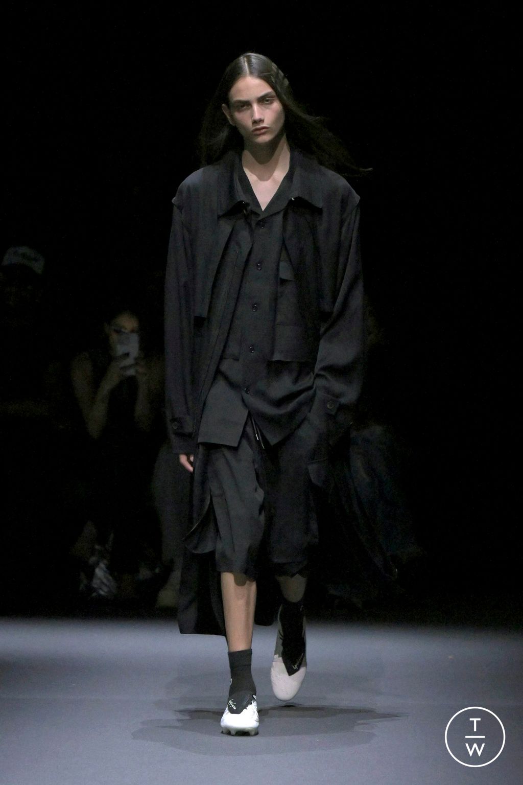 Fashion Week Paris Spring-Summer 2025 look 41 from the Y-3 collection menswear