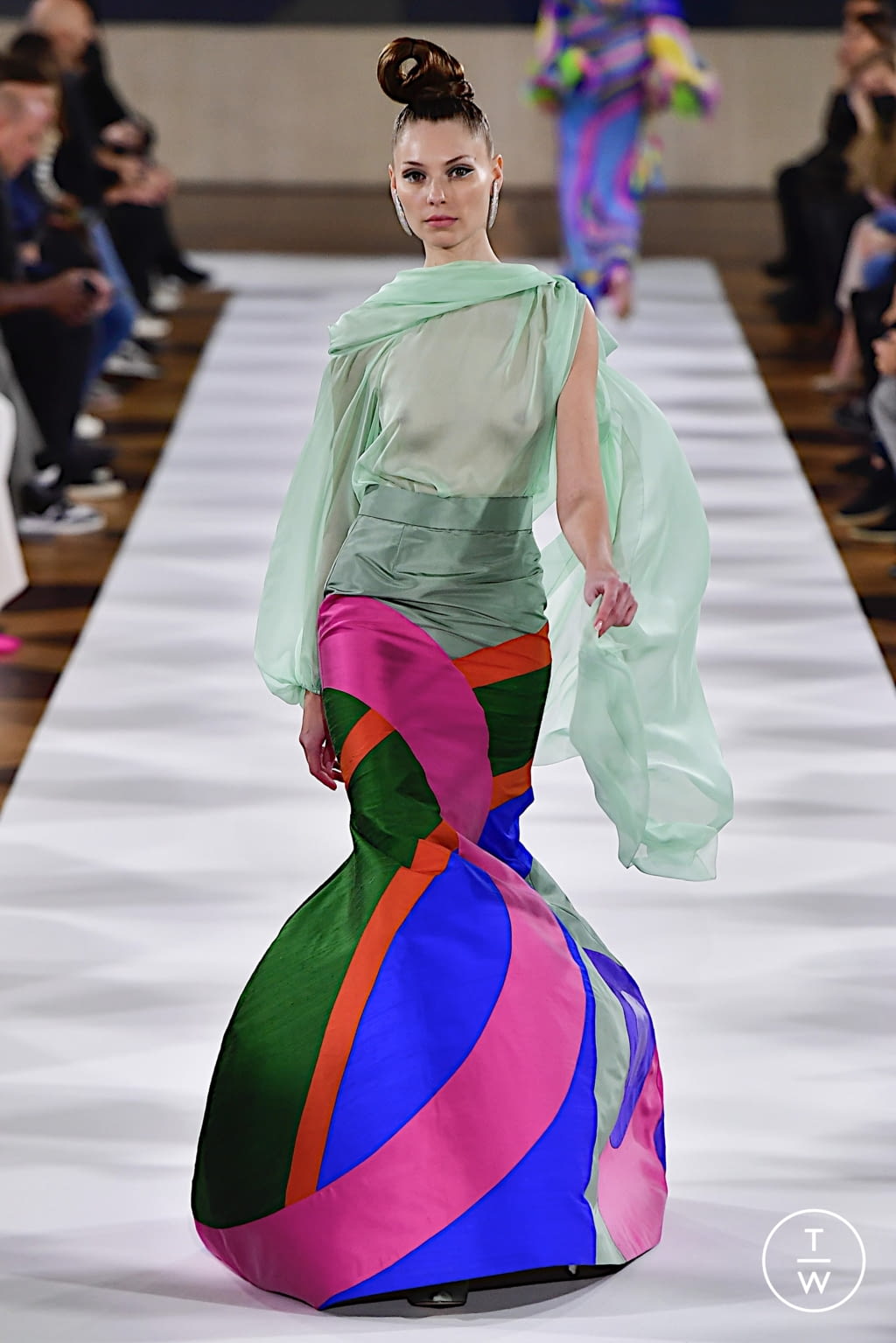 Fashion Week Paris Spring/Summer 2022 look 16 de la collection Yanina Couture couture