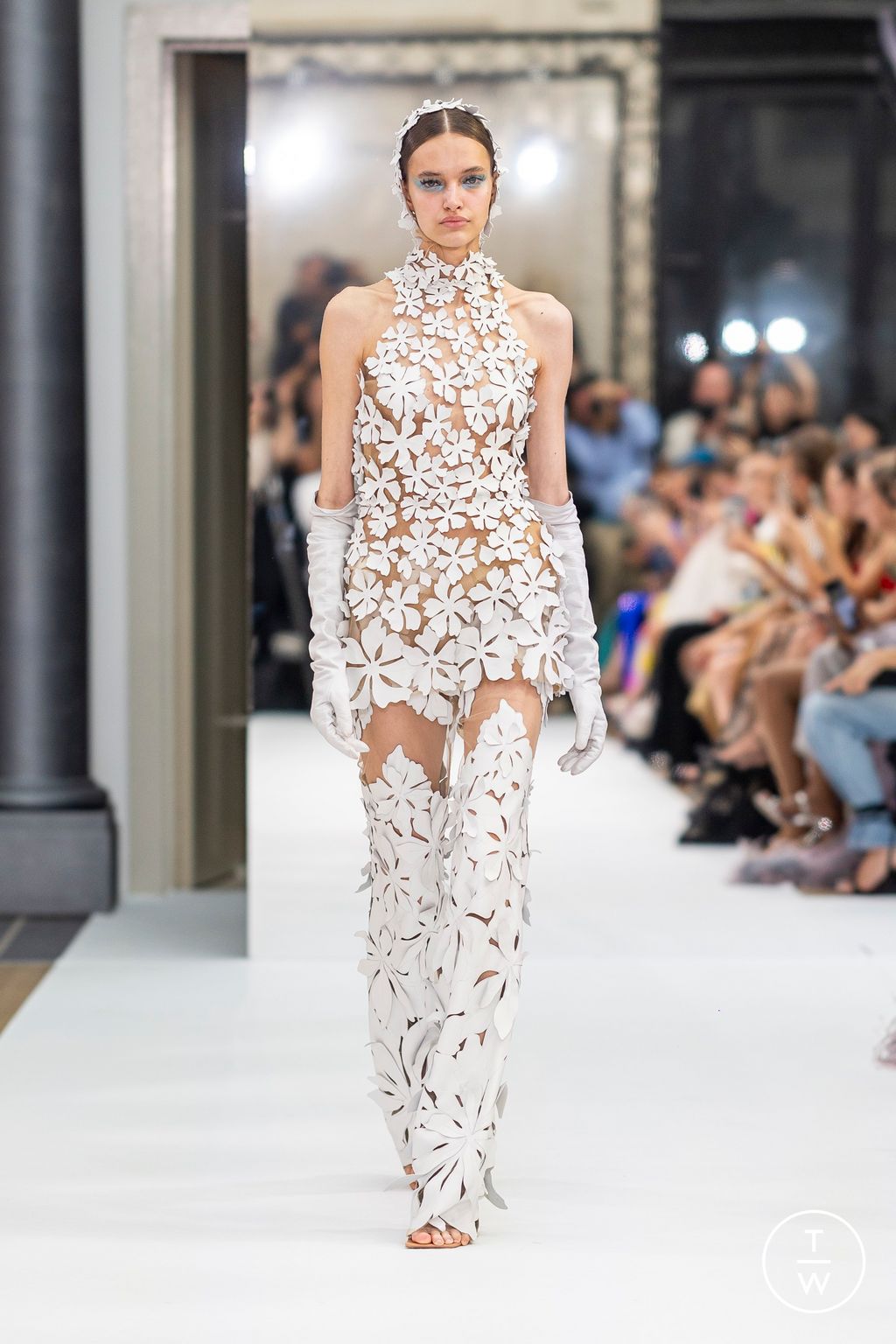 Fashion Week Paris Fall/Winter 2024 look 11 from the Yanina Couture collection couture