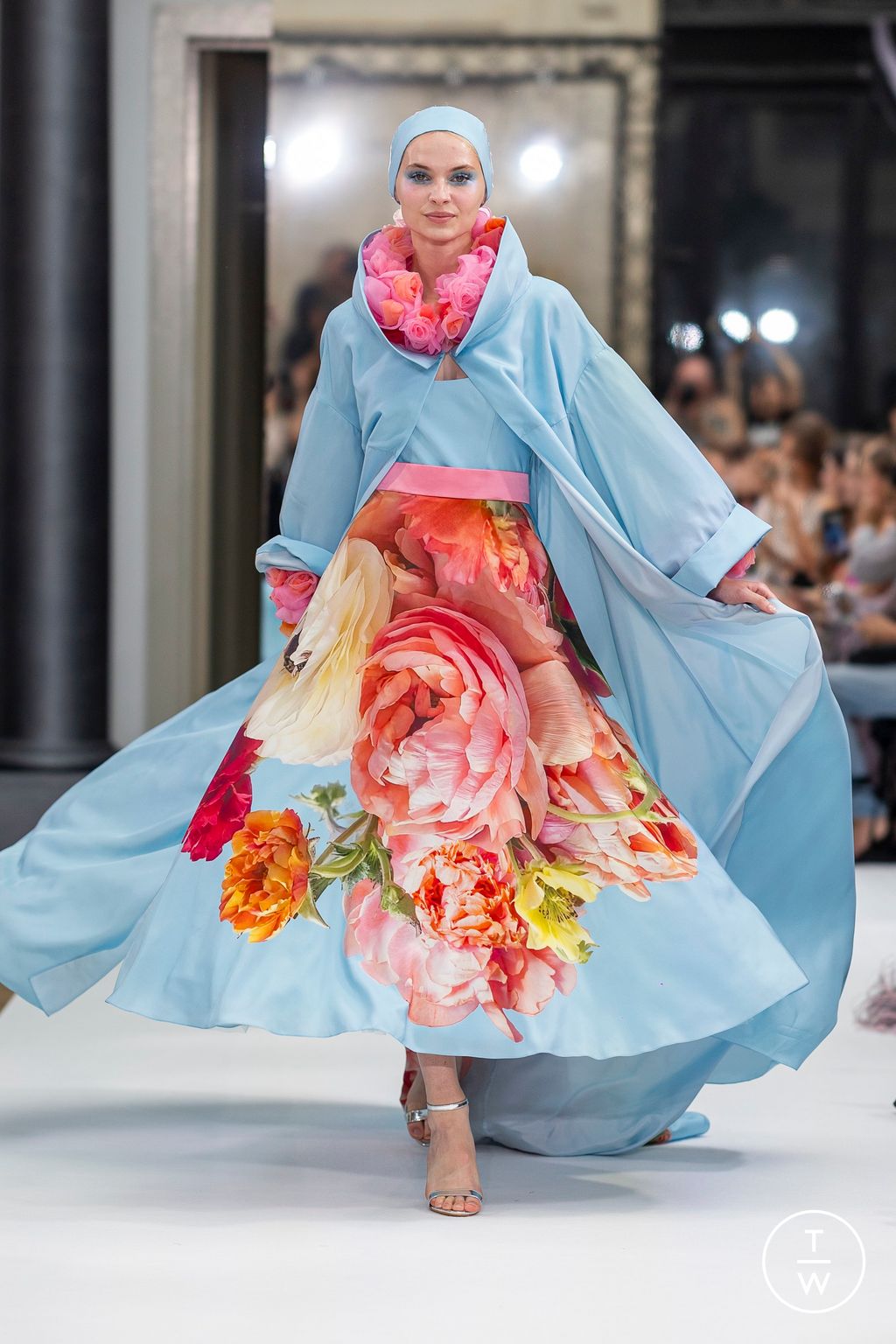 Fashion Week Paris Fall/Winter 2024 look 19 from the Yanina Couture collection couture