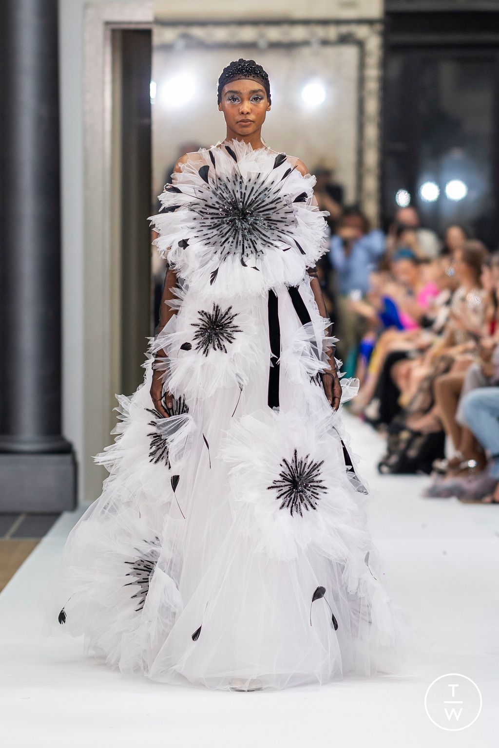 Fashion Week Paris Fall/Winter 2024 look 30 from the Yanina Couture collection couture