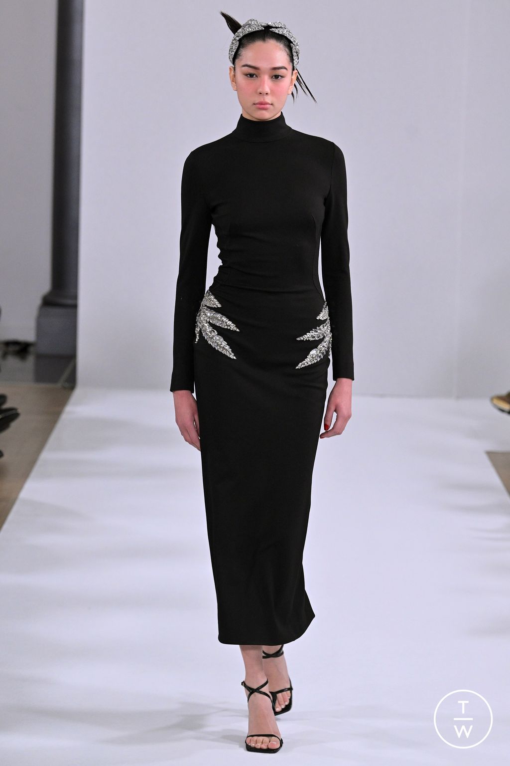 Fashion Week Paris Spring/Summer 2024 look 4 from the Yanina Couture collection 高级定制