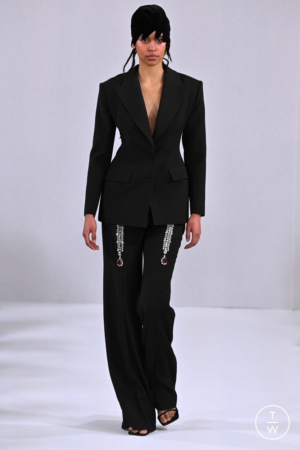 Fashion Week Paris Spring/Summer 2024 look 7 from the Yanina Couture collection couture