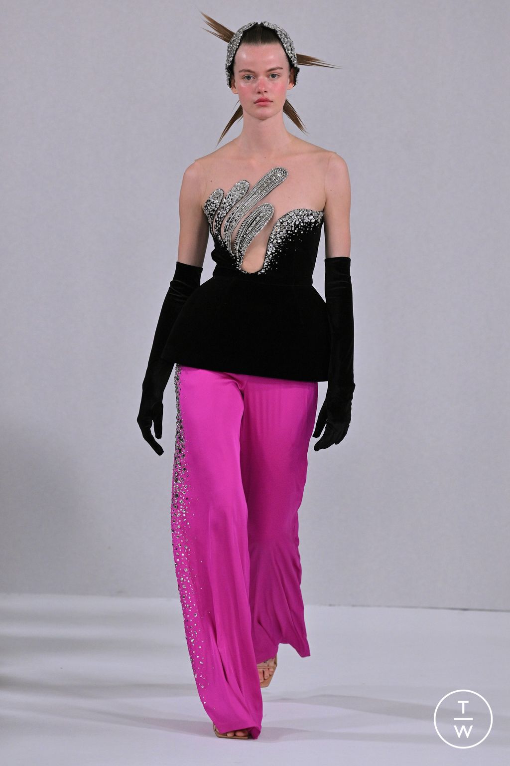 Fashion Week Paris Spring/Summer 2024 look 14 from the Yanina Couture collection 高级定制