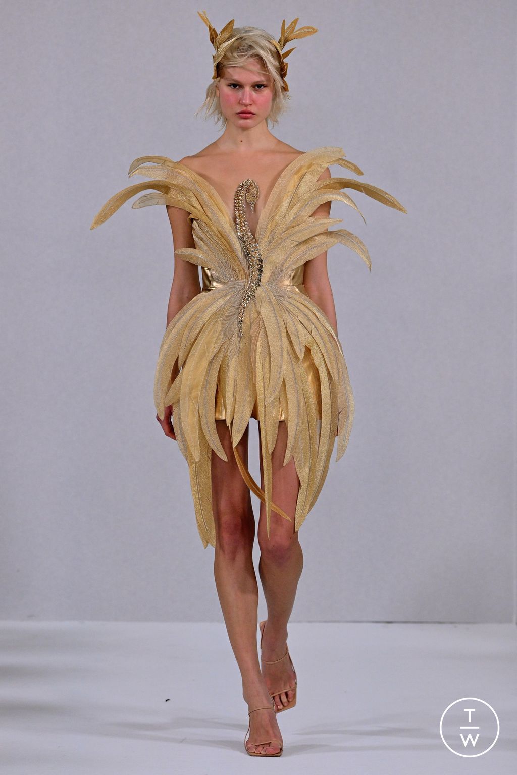 Fashion Week Paris Spring/Summer 2024 look 18 from the Yanina Couture collection couture