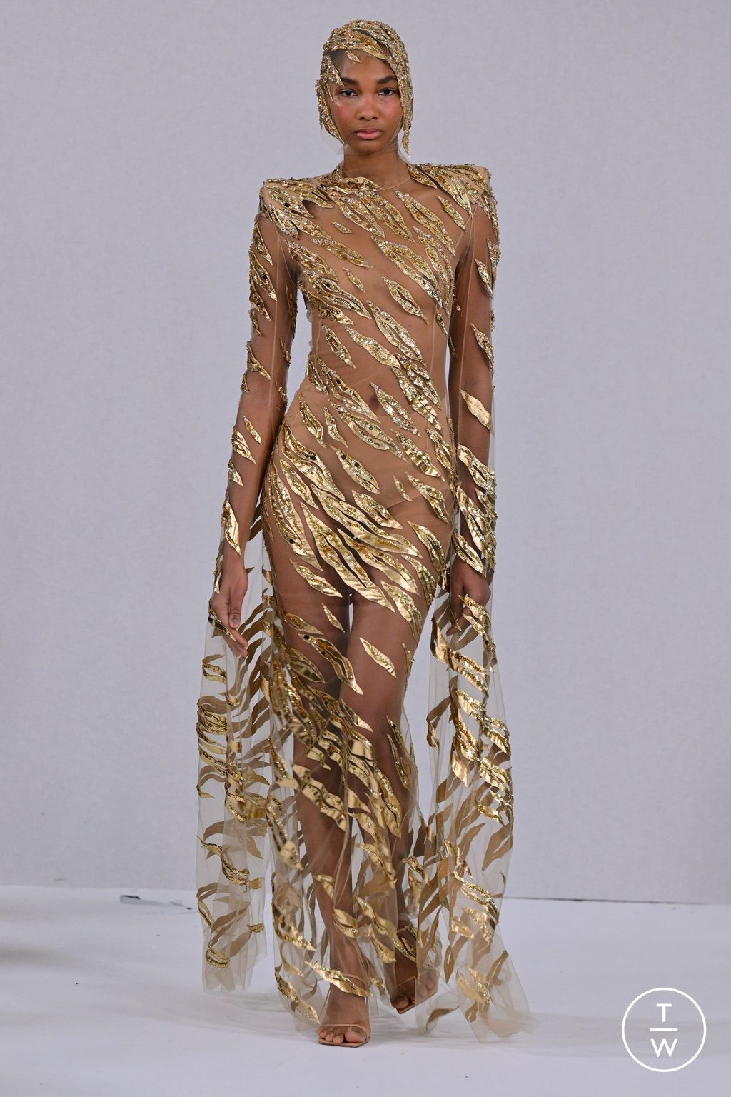 Fashion Week Paris Spring/Summer 2024 look 34 from the Yanina Couture collection couture