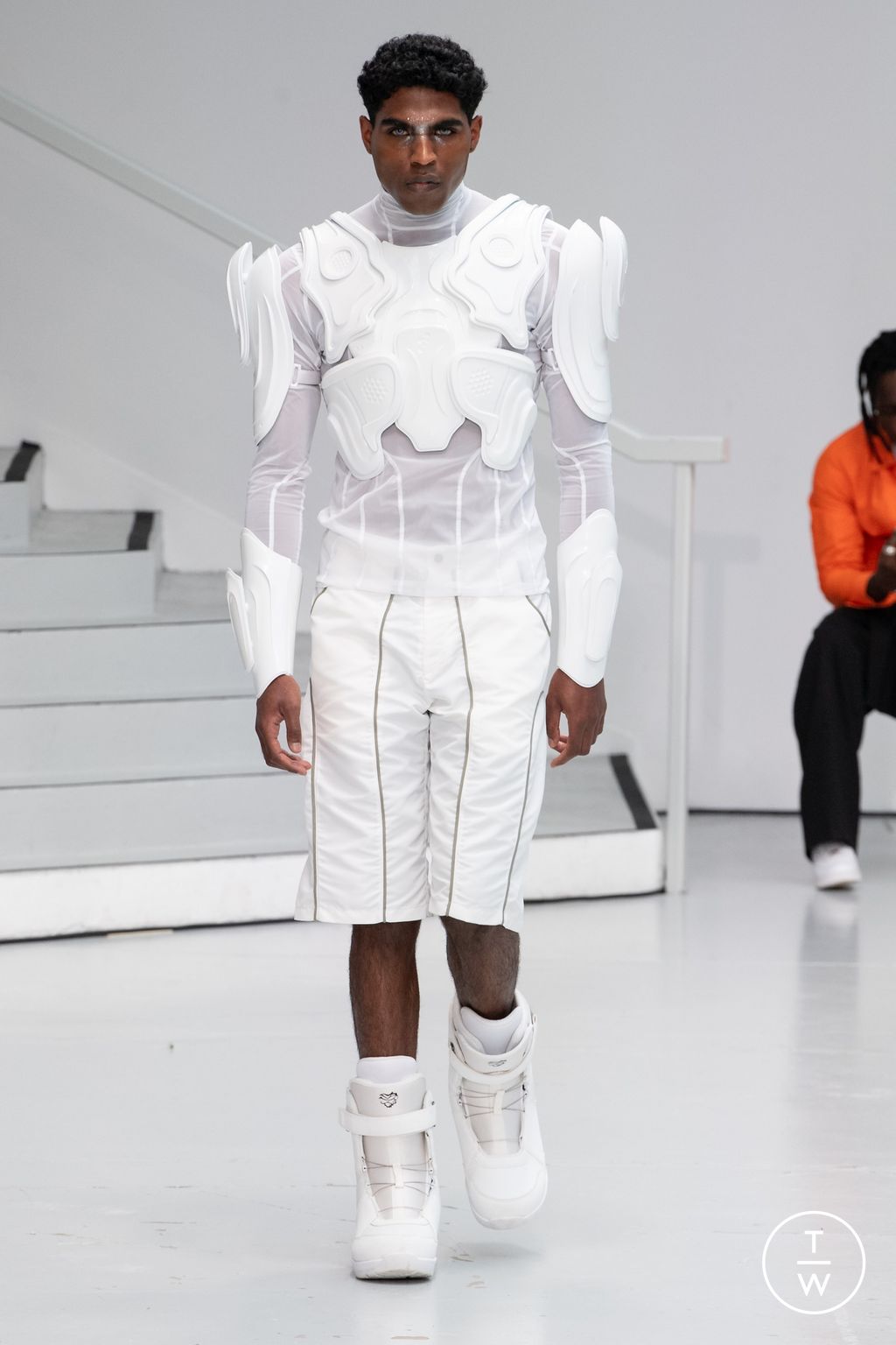 Fashion Week Paris Spring-Summer 2025 look 1 from the Yenesai collection 男装