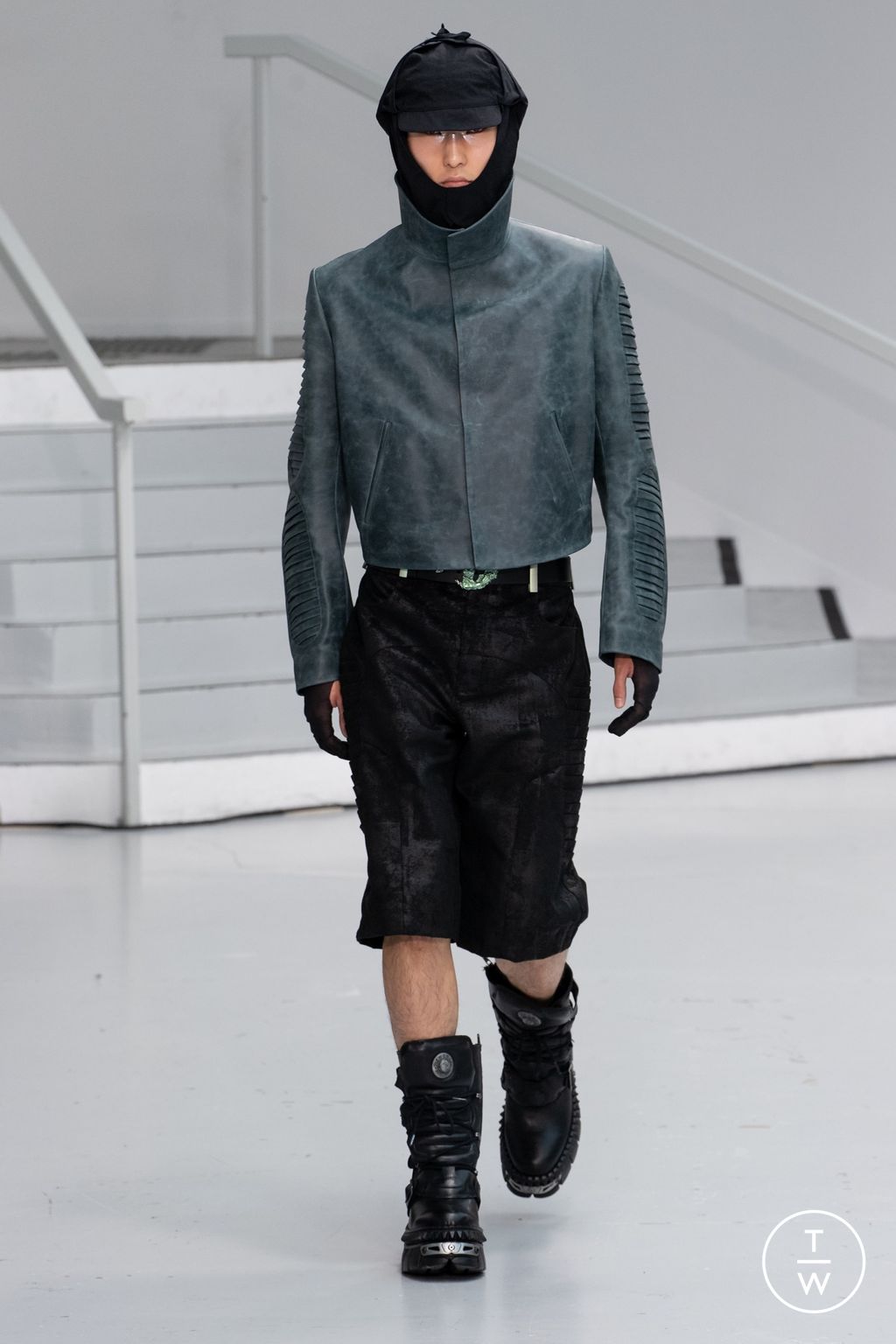 Fashion Week Paris Spring-Summer 2025 look 7 from the Yenesai collection 男装
