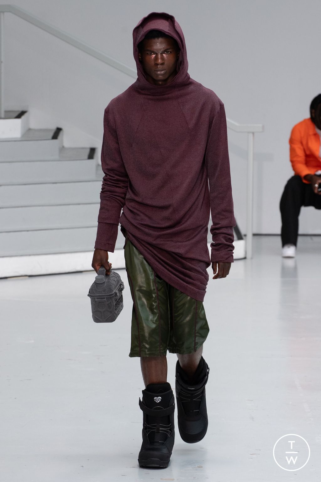 Fashion Week Paris Spring-Summer 2025 look 18 from the Yenesai collection menswear