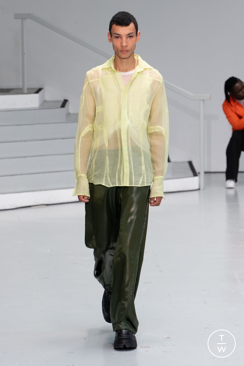 Fashion Week Paris Spring-Summer 2025 look 19 from the Yenesai collection menswear
