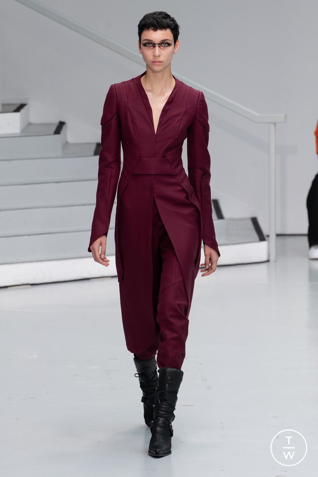 Fashion Week Paris Spring-Summer 2025 look 21 from the Yenesai collection menswear