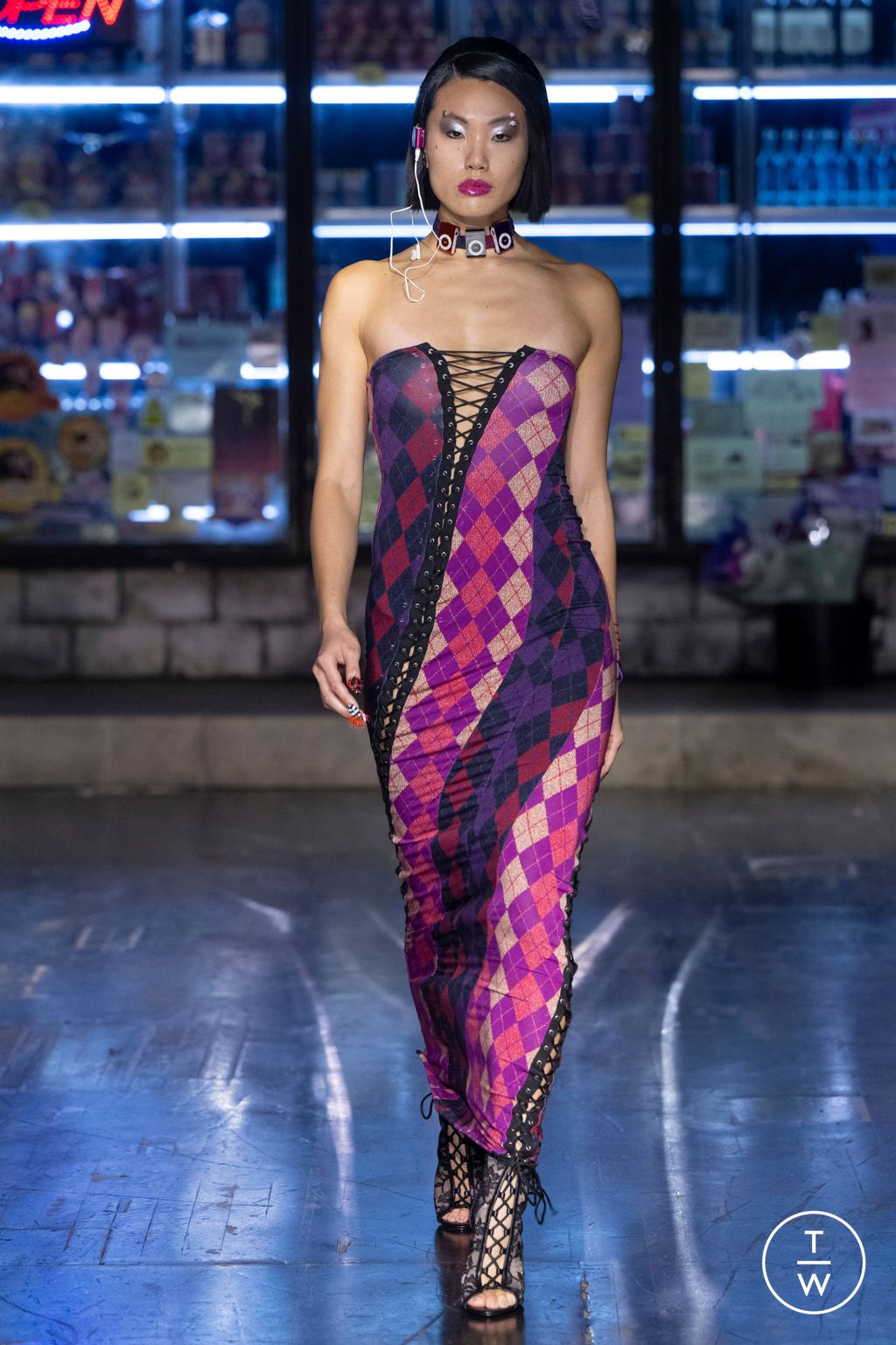 Fashion Week London Fall/Winter 2024 look 33 from the Sinead Gorey collection womenswear