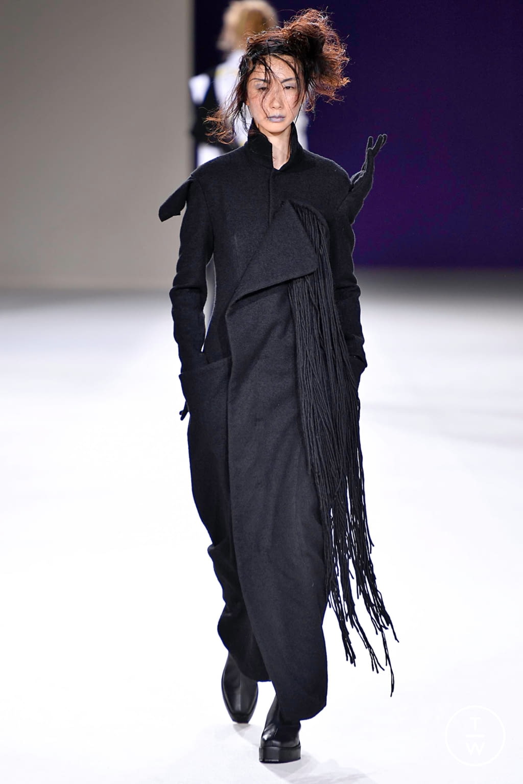 Fashion Week Paris Fall/Winter 2019 look 13 from the Yohji Yamamoto collection womenswear