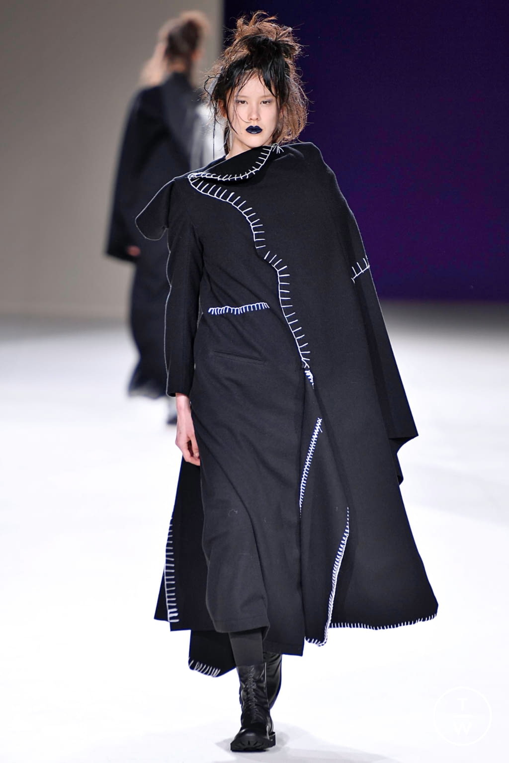 Fashion Week Paris Fall/Winter 2019 look 31 from the Yohji Yamamoto collection womenswear